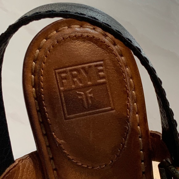 FRYE - 8.5 Block Heel Sandals. EUC - Picture 5 of 11